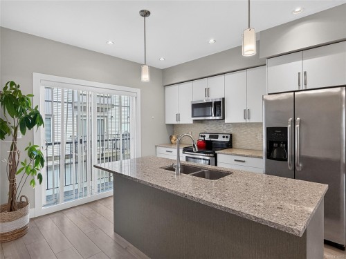 #105-2821 Jacklin Rd, Langford, BC 