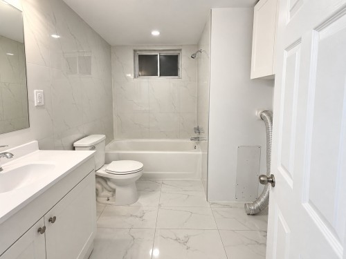 Salle de bains - 1-11974 Av. Jubinville, Montréal (Montréal-Nord), QC 
