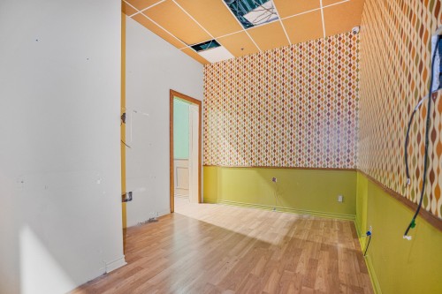 Salle - 103-3003 Ch. D'Oka, Sainte-Marthe-Sur-Le-Lac, QC 