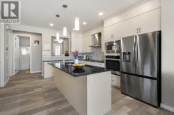35 Lucas Passage NW  Calgary, AB T3P 2E3