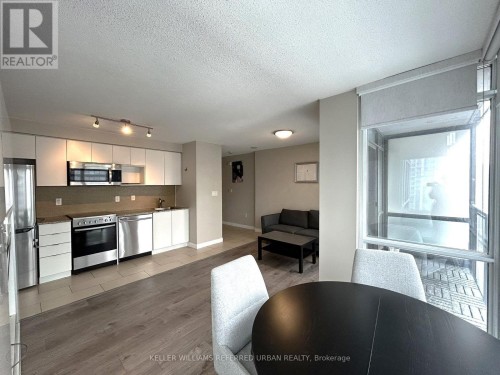 2906 - 15 FORT YORK BOULEVARD , Toronto, Ontario L1G 3J5 4