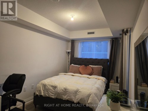 325 - 26 GIBBS ROAD , Toronto, Ontario M9B 0E3 5