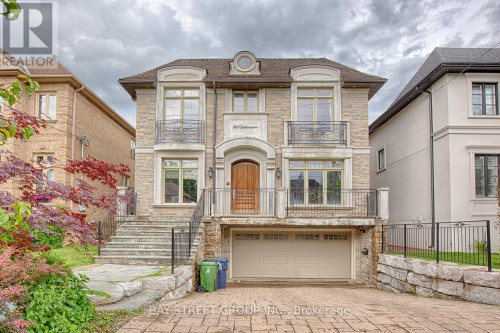 500 DELORAINE AVENUE , Toronto, Ontario M5M 2B8 2