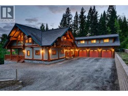 3698 MCLARTY CRESCENT  Prince George, BC V2K 4Z3