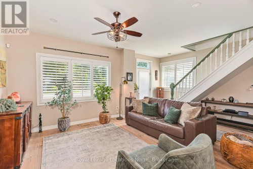 58 MARKET STREET , Collingwood, Ontario L9Y 3M6 4