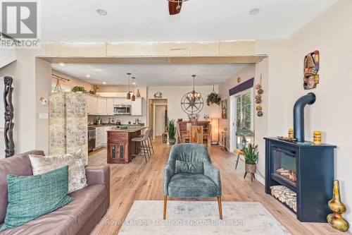 58 MARKET STREET , Collingwood, Ontario L9Y 3M6 5