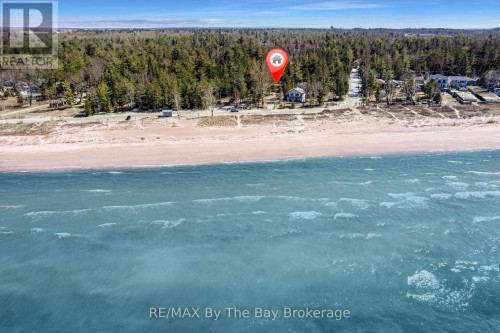 278 COASTLINE DRIVE  Wasaga Beach, ON L9Z 2M4