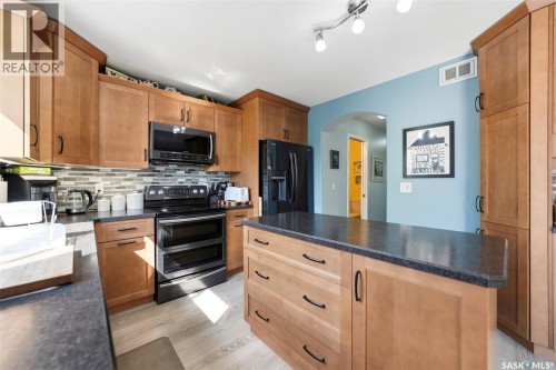 523 Denham Way, Saskatoon, SK 