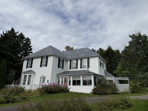 Façade - 108 Ch. Des Lilas, Caplan, QC 