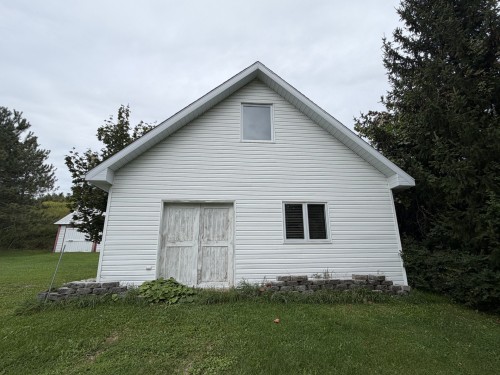 Atelier - 108 Ch. Des Lilas, Caplan, QC 