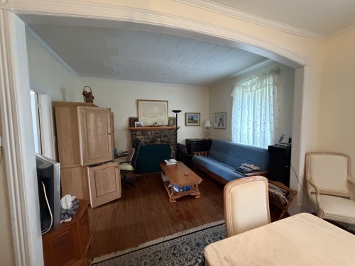 Salon - 108 Ch. Des Lilas, Caplan, QC 