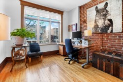 705  - A Av. Bloomfield Montréal (Outremont), QC H2V 3S4