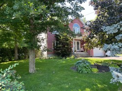 1895 Rue De Salières  Carignan, QC J3L 7N1