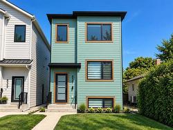 837 Jubilee AVE  Winnipeg, MB R3L 1R1