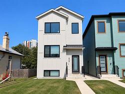 839 Jubilee AVE  Winnipeg, MB R3L 1R1