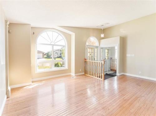 132 Foxwarren Dr, Winnipeg, MB 