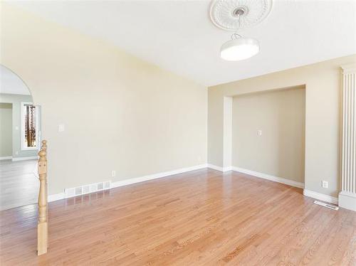 132 Foxwarren Dr, Winnipeg, MB 
