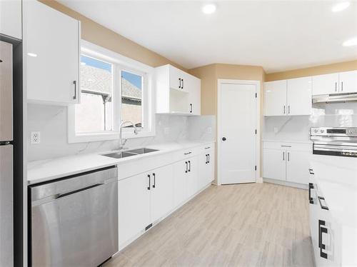 132 Foxwarren Dr, Winnipeg, MB 