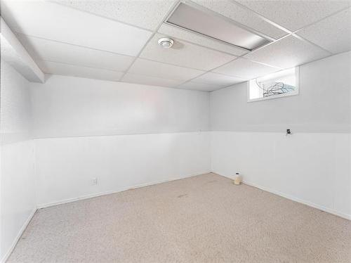132 Foxwarren Dr, Winnipeg, MB 