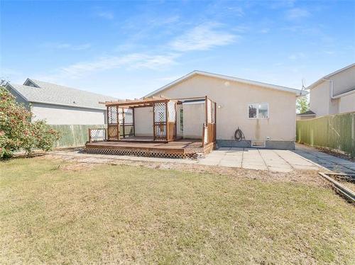 132 Foxwarren Dr, Winnipeg, MB 
