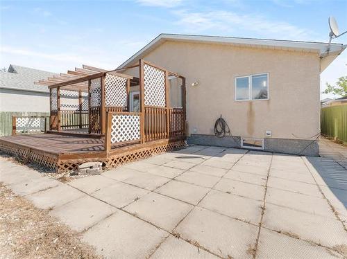 132 Foxwarren Dr, Winnipeg, MB 