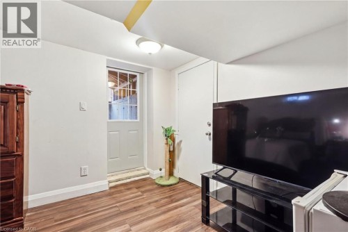 195 VICTORIA Street N Unit# Basement , Kitchener, Ontario N2H 5C5 3