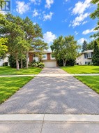 7 THE LINKS ROAD  Toronto, ON M2P 1T4