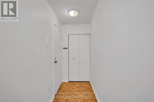 208C - 2044 ARROWSMITH DRIVE , Ottawa, Ontario K1J 7V8 5