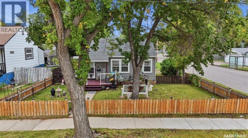 738 K Avenue S, Saskatoon, SK 