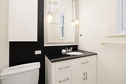 Bathroom - 852 Rue Melrose, Montréal (Verdun/Île-Des-Soeurs), QC 