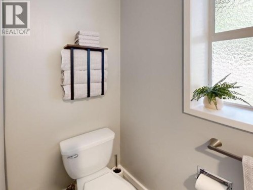 2440 Jenkinson Road, Powell River, BC 