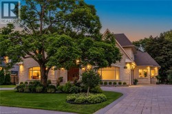 1511 BROADMOOR Avenue  Mississauga, ON L5G 3T7