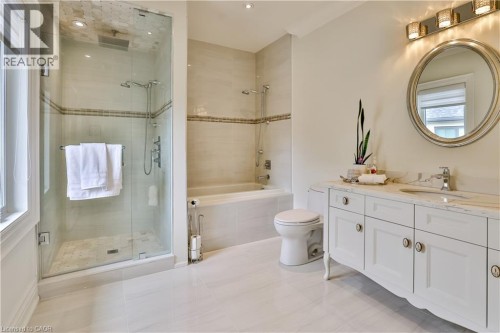 1511 Broadmoor Avenue, Mississauga, ON 