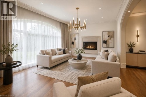 Virtually staged - 1511 Broadmoor Avenue, Mississauga, ON 