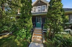 201 Vernon RD  Winnipeg, MB R3J 2W1