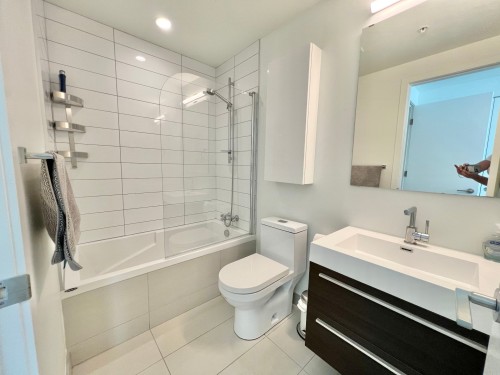 Salle de bains attenante à la CCP - 2307-1155 Rue De La Montagne, Montréal (Ville-Marie), QC 