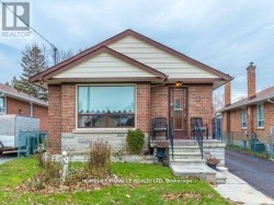 31 KILGREGGAN CRESCENT  Toronto, ON M1J 1S2