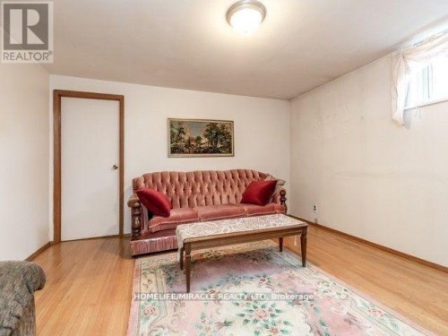 31 KILGREGGAN CRESCENT , Toronto, Ontario M1J 1S2 5