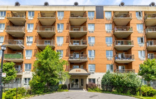 Façade - 305-995 Rue Jules-Poitras, Montréal (Saint-Laurent), QC 