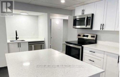 5 Wanita Road, Mississauga, ON 