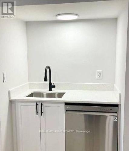 5 Wanita Road, Mississauga, ON 