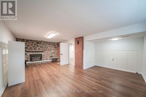 LOWER - 394 CENTRE STREET E , Richmond Hill, Ontario L4C 1B7 4