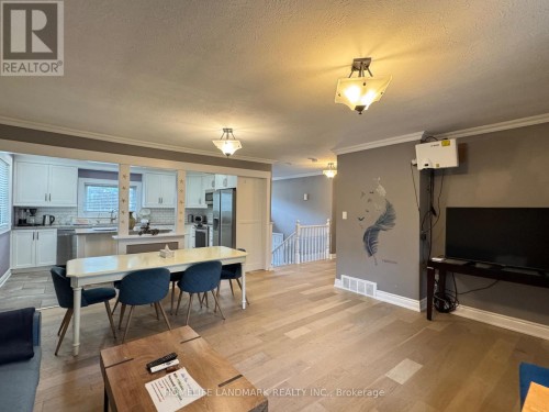 UPPER - 119 BLAKE STREET , Barrie, Ontario L4M 1K2 5