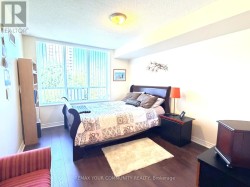 Large Master Bedroom - Spacious & Bright - 