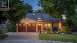 12 SAUNDERS LANE Markham, ON L3T 5K4