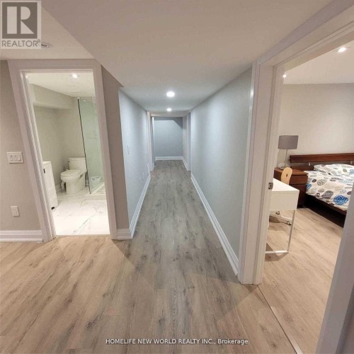 41 BRUCEWOOD CRESCENT , Toronto, Ontario M6A 2G7 5