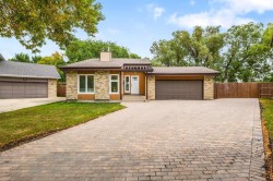 35 Peacock Place  Winnipeg, MB R3T 5A4