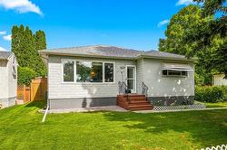 411 Cabana PL  Winnipeg, MB R2H 0K3