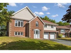 2 Huxley Close  Halifax, NS B3M 4H6
