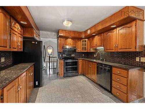 2 Huxley Close, Halifax, NS 